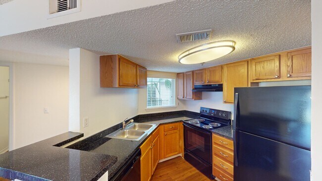 Interior Photo - Regatta Shores