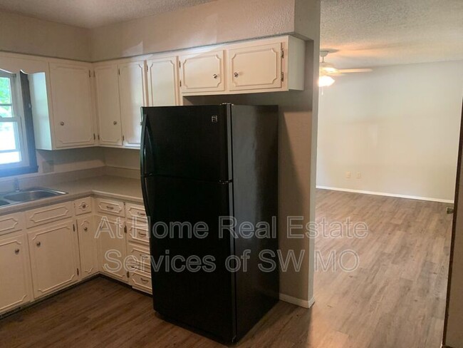 Foto del edificio - 2755 W Chestnut St