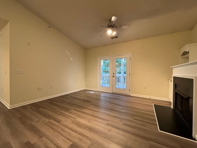 Photo - Spacious 2/2 Apartment Ready For Move In Now!