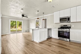 Building Photo - 11455 Spottswood Dr