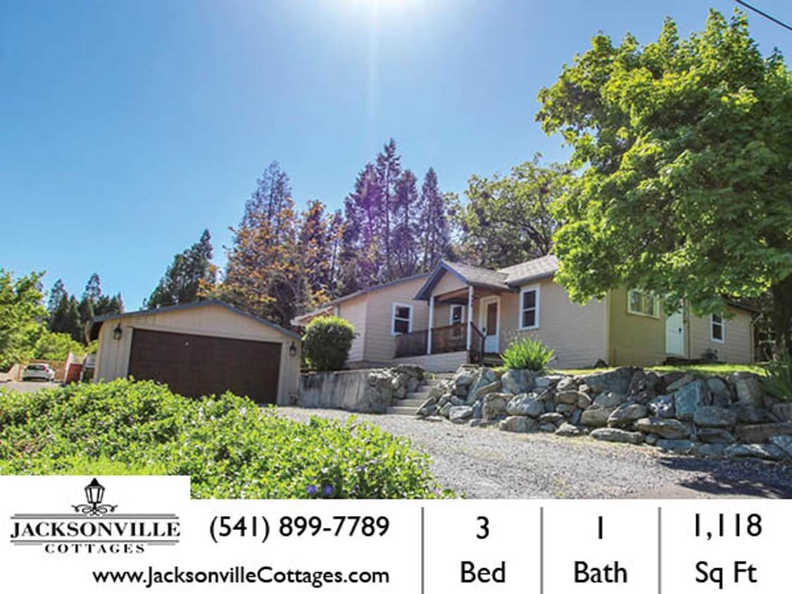 Primary Photo - Hillside Cottage! Charming home with a view, 3-bd, 1-ba, fireplace, garage $300 Utility Fee