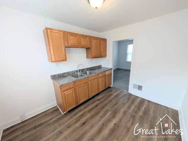 Building Photo - 311-313 Drexel