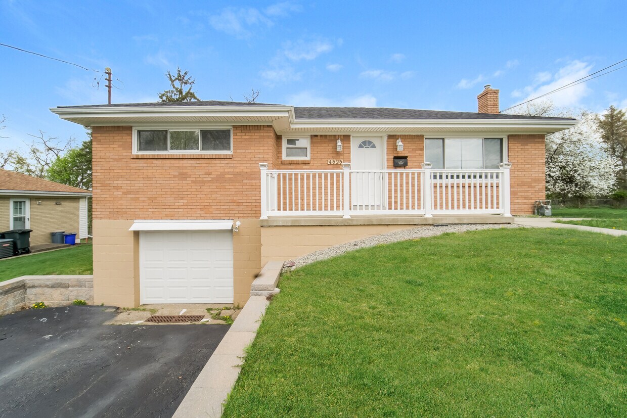 Foto principal - 4625 Bert Dr