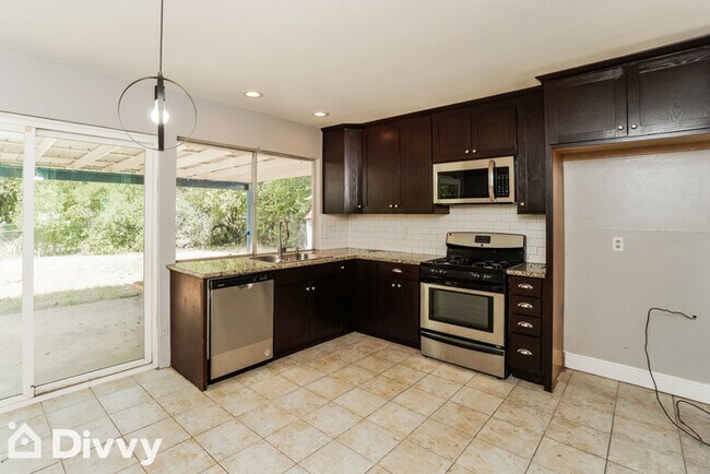 Building Photo - 7335 Cabin Creek Dr