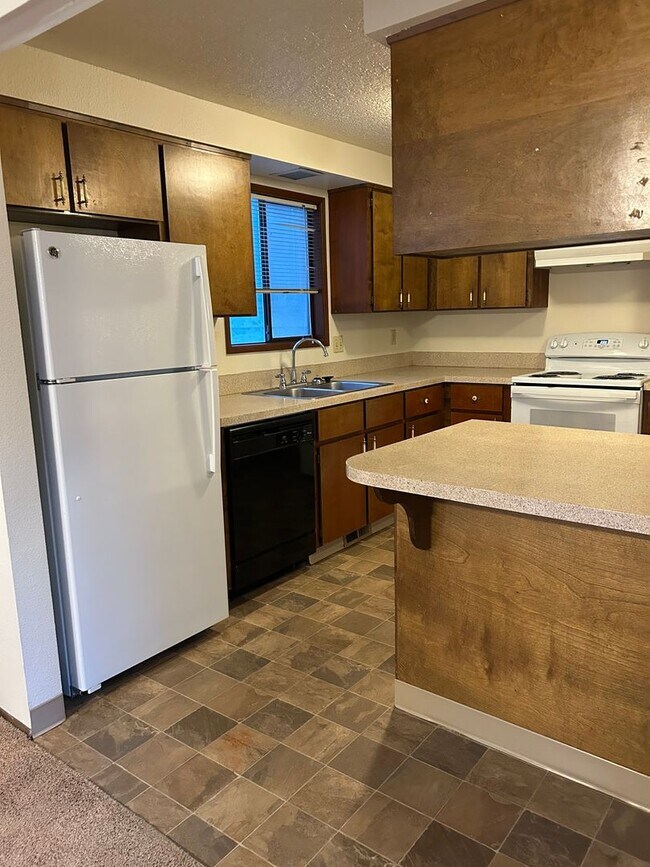 Foto del edificio - (379) Glenridge Dr. - 2 Bedroom / 1.5 Bathroom - Townhome Duplex