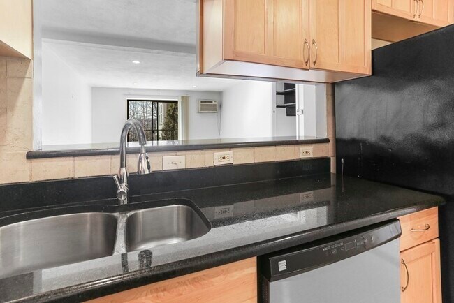 Foto del edificio - 12 Pond Ln