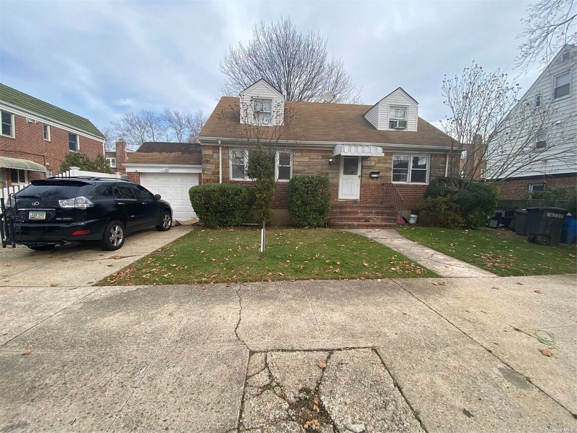 Primary Photo - 75-65 198th St