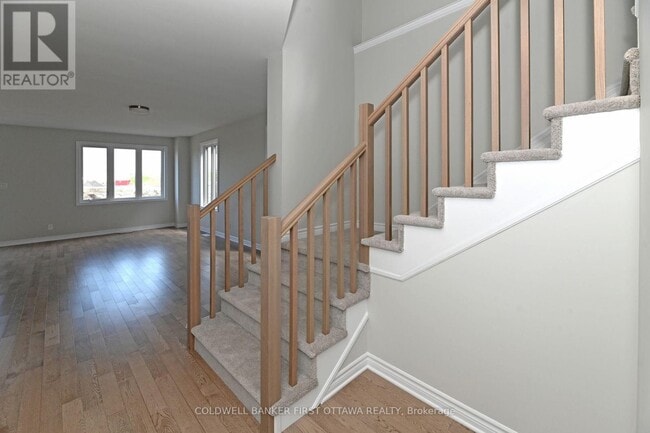 Building Photo - 43 Chemin de Jargeau Rd