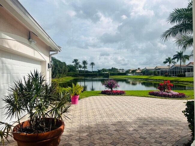 Foto del edificio - 9194 Long Lake Palm Dr