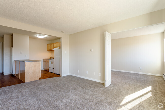 1HAB, 1BA - 570 ft² - Greentree Village Apartments