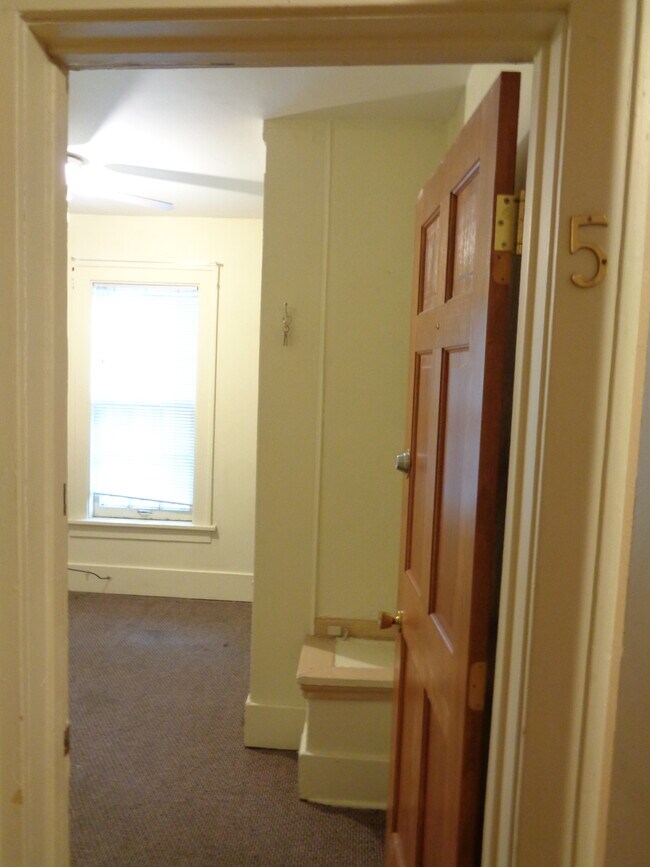 Building Photo - 322 Augusta Ave