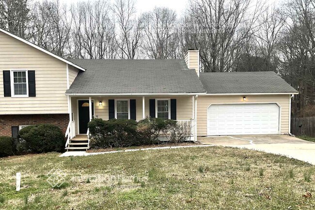 Building Photo - 2455 Danver Ln