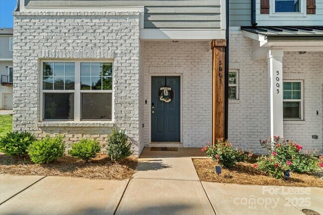 Building Photo - 5001 Belmont Xing Dr