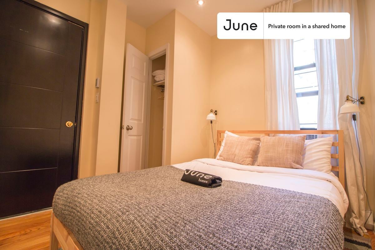 Primary Photo - Private bedroom in 4 bed/2 bath Home