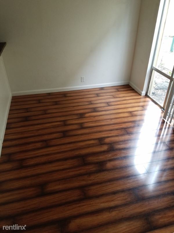 Primary Photo - 2 br, 1 bath Apartment - 1420 Creekside Drive