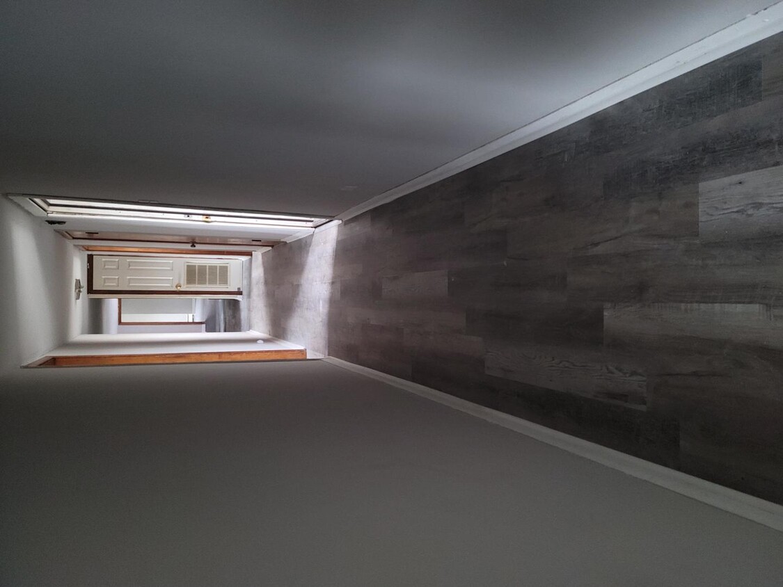 Foto principal - 353 W 95th St