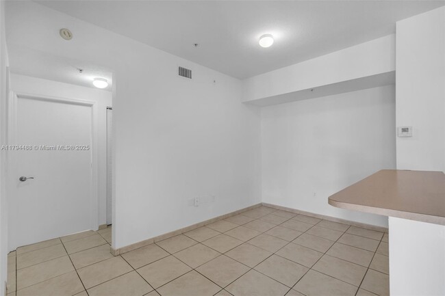 Foto del edificio - 7280 NW 114th Ave