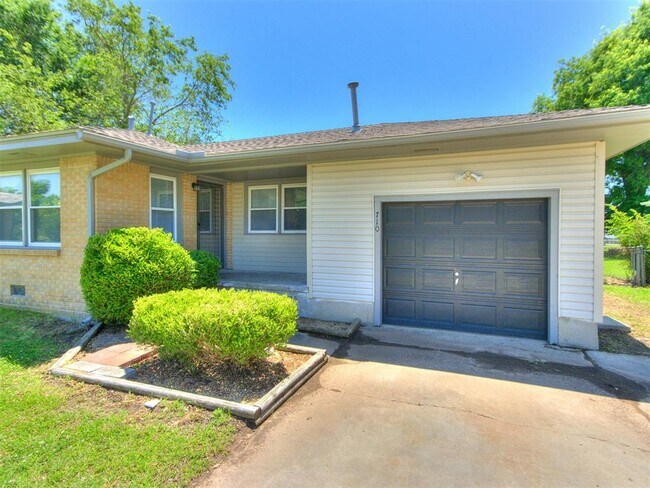 Foto del edificio - 710 Highland Pkwy