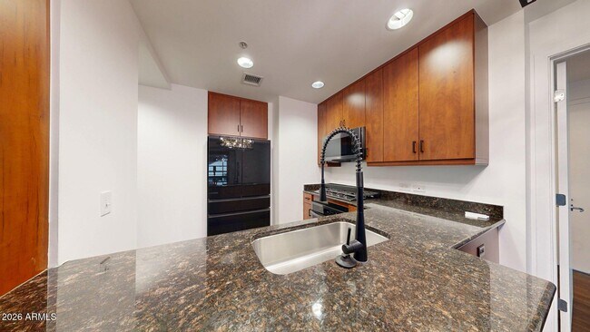 Building Photo - 7157 E Rancho Vista Dr