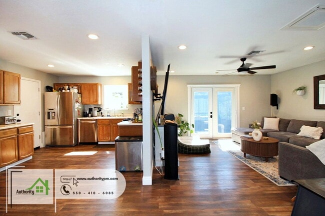 Building Photo - 1437 Mariposa Ct