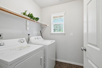 Building Photo - 2319 Falcon Knoll Ln