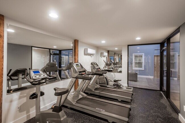 Foto del edificio - 219 E Bank St