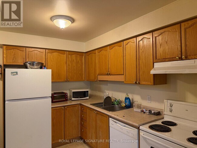 Photo du bâtiment - 920 Edinburgh Rd S