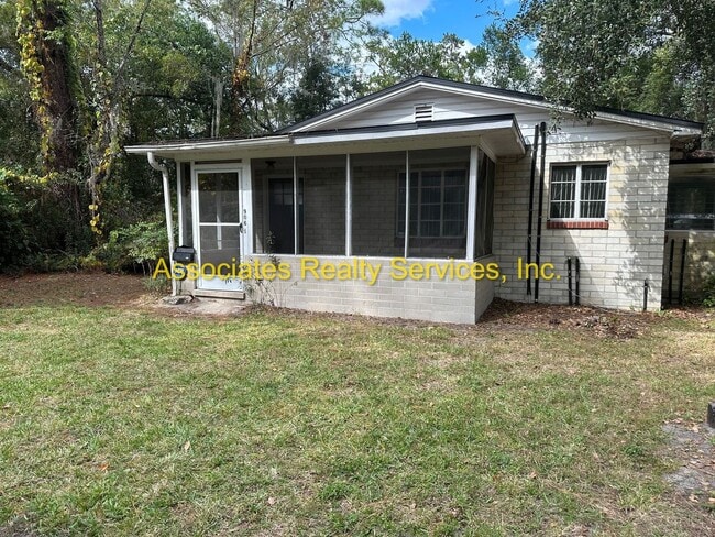 Adams-NE 9TH AVE - Adams-NE 9TH AVE Apartment