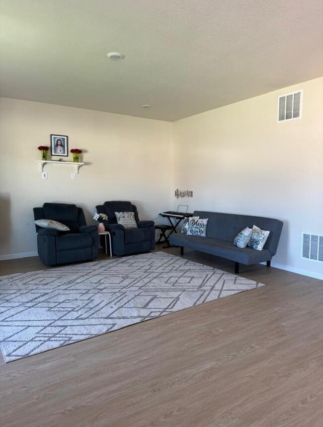 Foto del edificio - 12468 McGarrity Ave