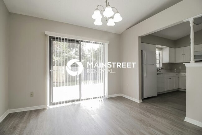 Building Photo - 4 Bedroom Pet-Friendly Home in Deltona, FL with Main Street Renewal