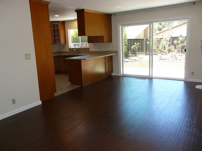 Building Photo - 2309 Oak Flat Rd