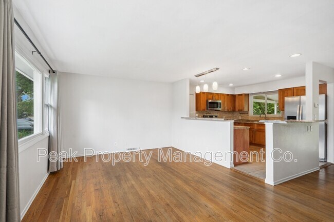 Foto del edificio - 1512 Brentwood Dr