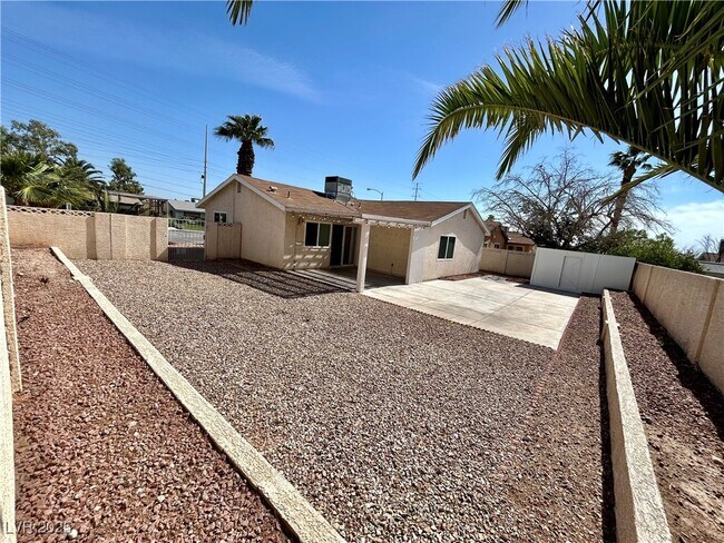 Foto del edificio - 7319 Clearwater Cir