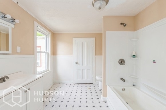 Foto del edificio - Now Available! 75 South Main St, Castleton NY