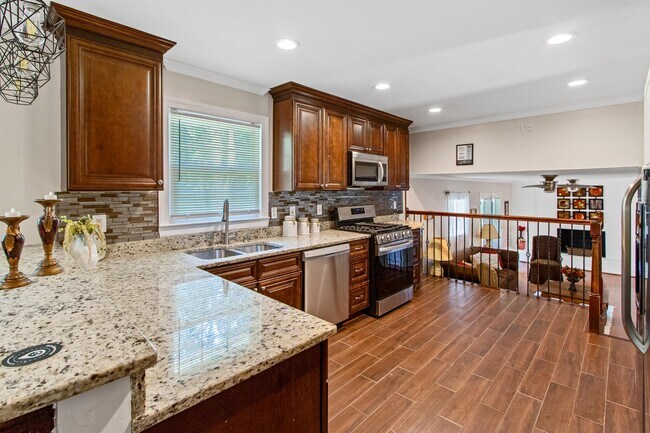 Foto del edificio - 3213 Lithonia Industrial Blvd