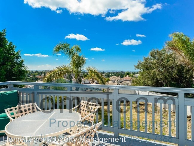 Foto del edificio - 4 br, 3 bath House - 720 Gredos Pl