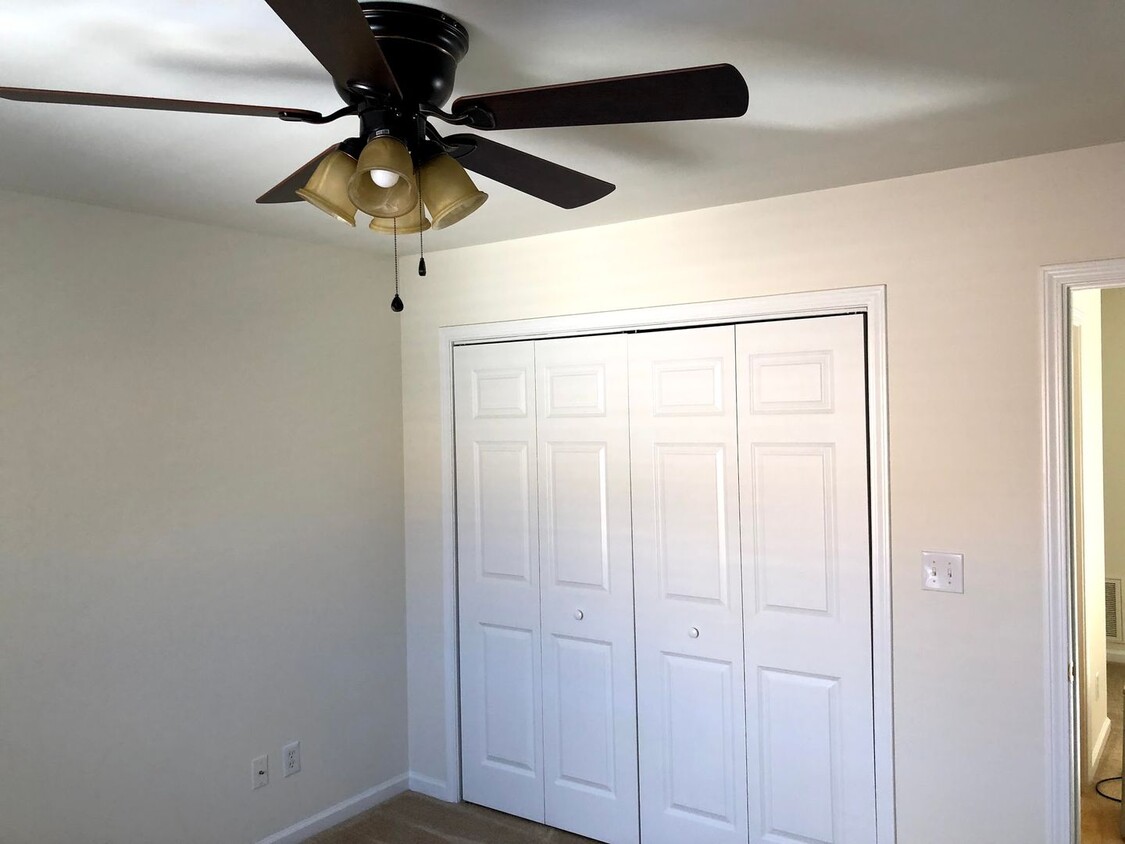 3 bed 2.5 bath Spacious Home in Azalea Lakes - 3 bed 2.5 bath Spacious Home in Azalea Lakes