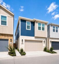 Building Photo - 4208 Peaceful Pines Ln