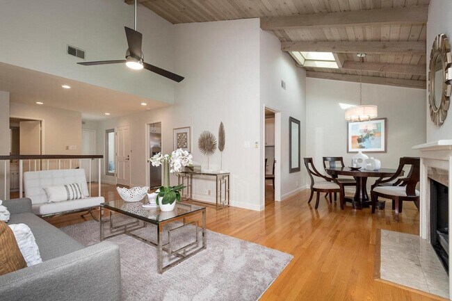 Foto del edificio - 34 Weepingridge Ct