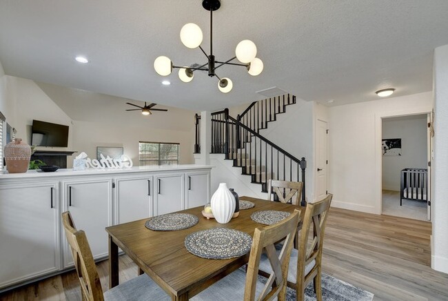Building Photo - Fully Furnished 3 Bed/3Bath Rental
