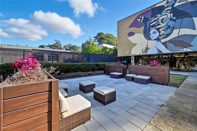 Foto del edificio - 3645 Peachtree Rd NE