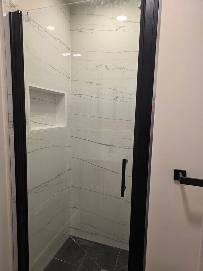 Building Photo - Brand New Apartment in Bay Village, Central Heat/AC, Eat-in Kitchen, Laundry on a Site
