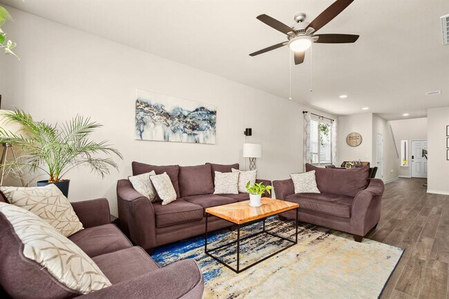 Foto del edificio - 11903 Clayton Creek Ave