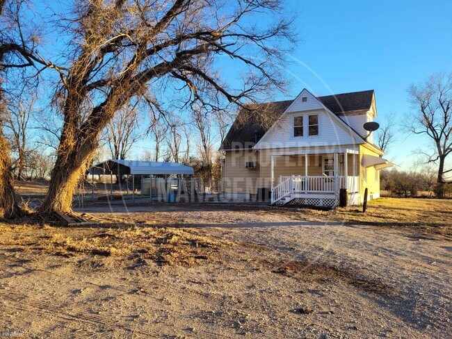 Building Photo - 3 br, 2 bath House - 12 South Buhler Road