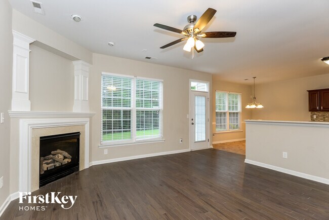 Foto del edificio - 16226 Greybriar Forest Ln