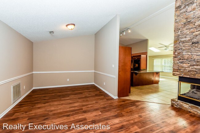 Foto del edificio - 723 Mize Farm Ct