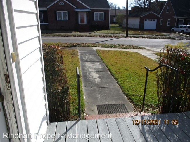 Building Photo - 2 br, 1 bath House - 106 Academy St. Unit B