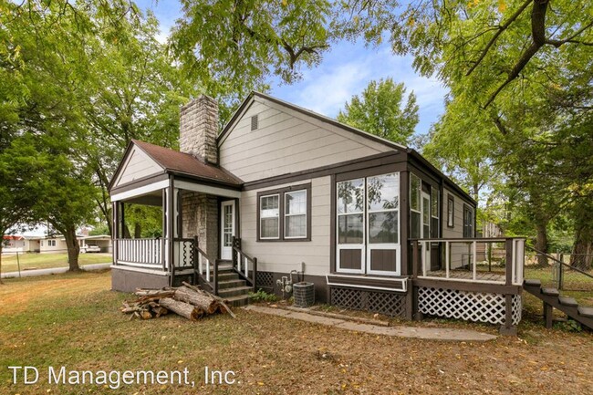 Building Photo - 2 br, 1 bath House - 900  W Sunshine Street
