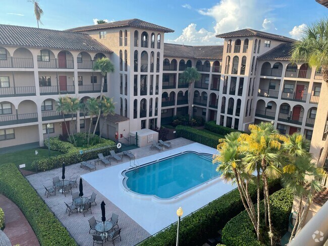 Building Photo - 6150 Gulfport Blvd S