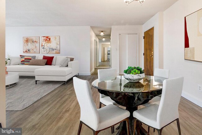 Foto del edificio - 7420 Westlake Terrace